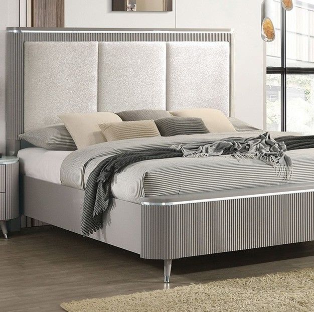 Furniture of America® Aldridge 4-Piece Light Gray Queen Bedroom Set-1
