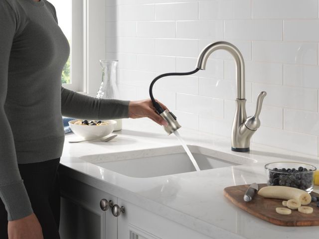 Delta Leland® Spotshield Stainless Touch2O® Bar/Prep Faucet with Touchless Technology-2