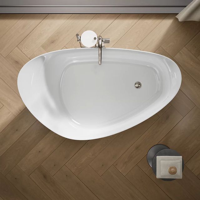 KOHLER® Veil® White 65" x 36” Freestanding Bath-4