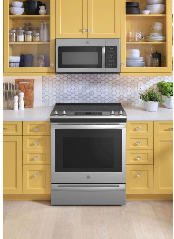 GE 30" Stainless Steel Slide In Electric Convection Range