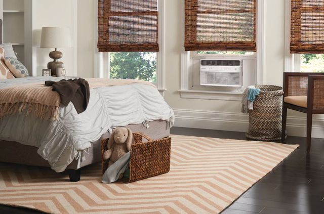 Frigidaire® 8,000 BTU's White Window Mount Air Conditioner-2