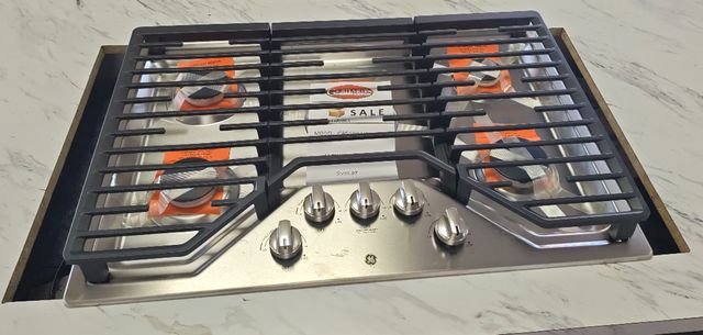 GE® 30" Stainless Steel Gas Cooktop-0
