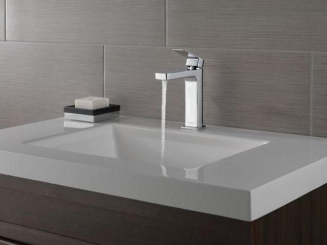 Peerless Xander® Chrome Single Handle Hi-Arc Bathroom Faucet-2