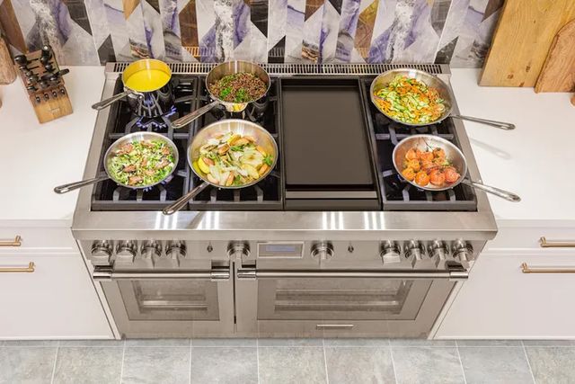 Thermador Kitchen Range Detail