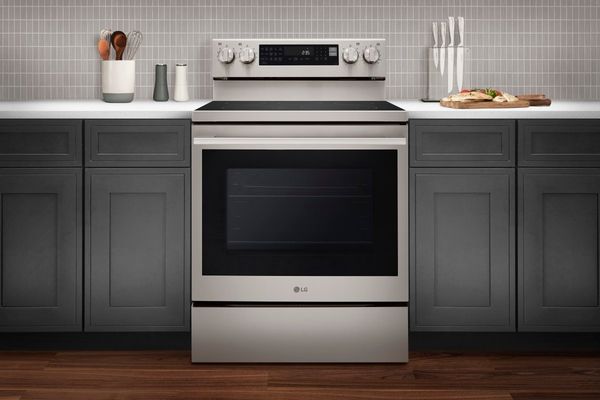 LG 30" Electric Range with ProBake Convection LG 30" PrintProof Stainless Steel Freestanding Electric Range with ProBake Convection