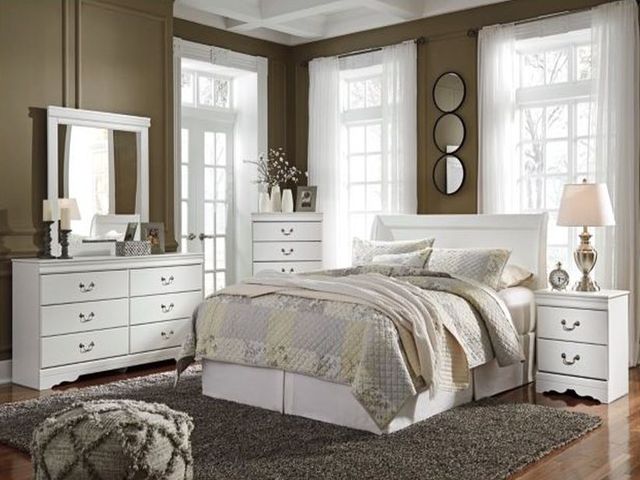 Signature Design by Ashley® Anarasia 3-Piece White Queen Sleigh Headboard Bedroom Set-3