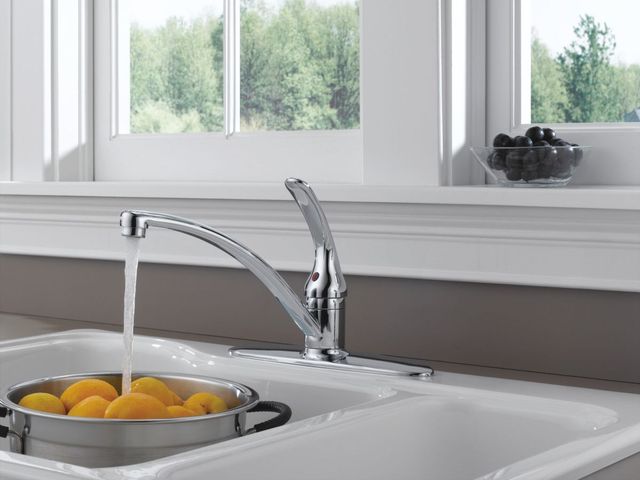 Delta Foundations® Stainless Single Handle Kitchen Faucet -2