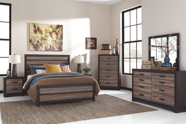 Signature Design by Ashley® Harlinton 2-Piece Warm Gray/Charcoal Queen Panel Bed Set-3
