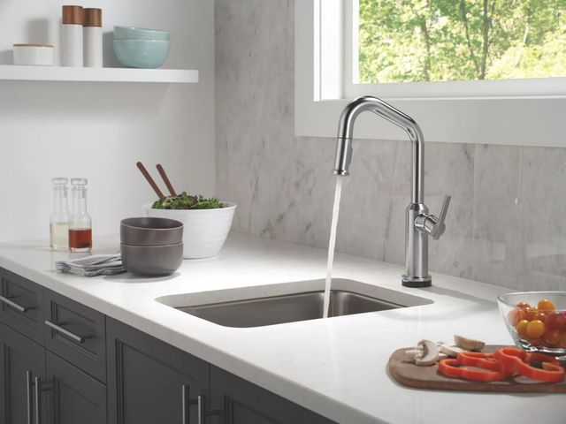 Delta Cordova™ Lumicoat® Arctic Stainless Touch2O® Bar / Prep Faucet with Touchless Technology-1