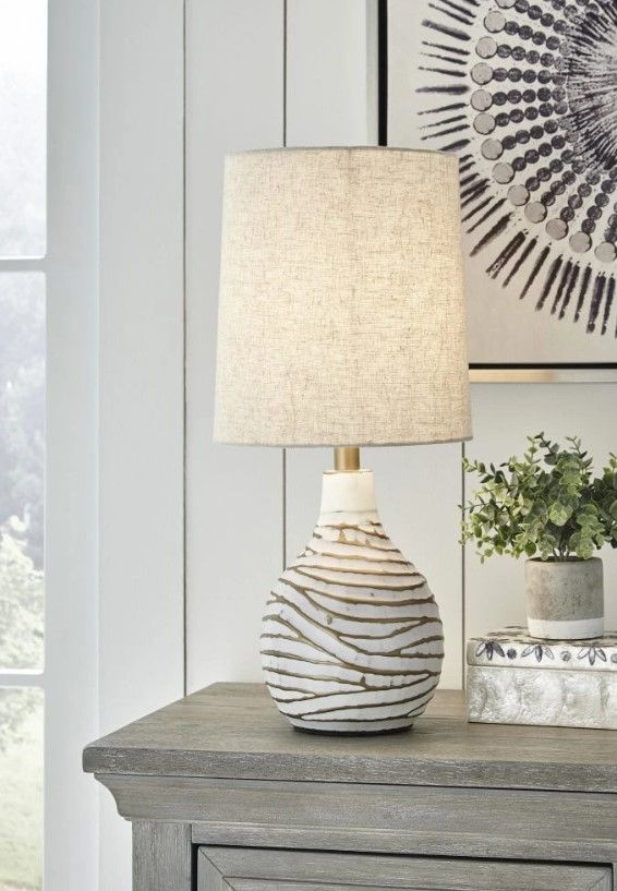 Signature Design by Ashley® Aleela White/Gold Metal Table Lamp-2