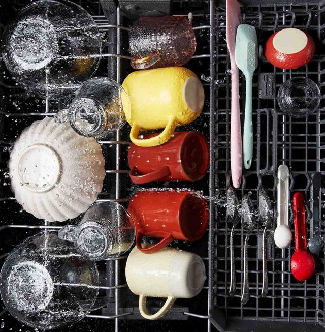 KitchenAid® 24" PrintShield™ Stainless Steel Top Control Built In Dishwasher-5