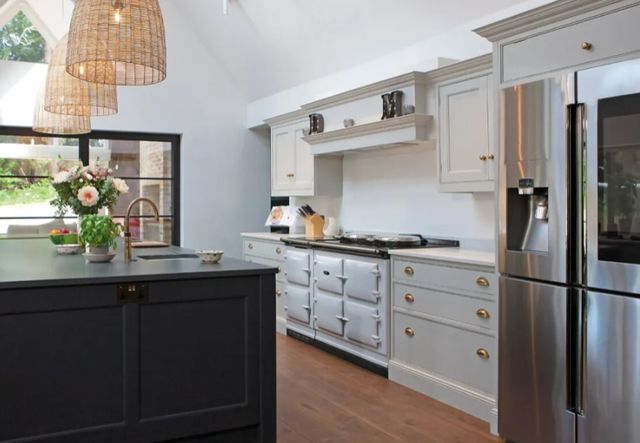 AGA™ eR7 150 60" Pearl Ashes Pro Style Electric Range-4