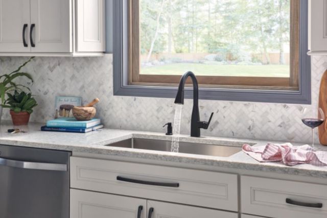 Peerless Xander® Matte Black 15" Single Handle Pull-Down Kitchen Faucet Tract Pack-3
