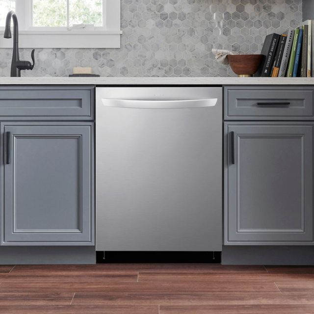 LG 24" PrintProof™ Stainless Steel Smart Top Control Built In Dishwasher-13