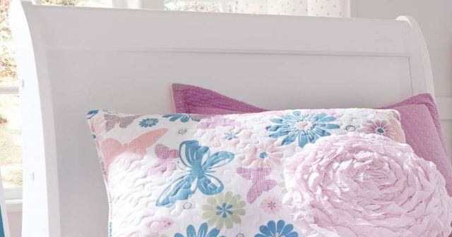 Signature Design by Ashley® Anarasia 5-Piece White Twin Sleigh Headboard Bedroom Set-1