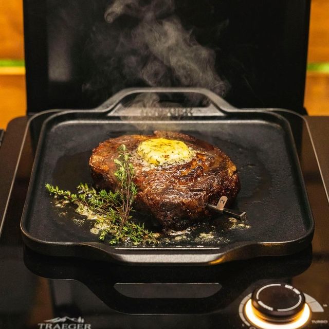 Traeger® Induction Cast Iron Skillet-2