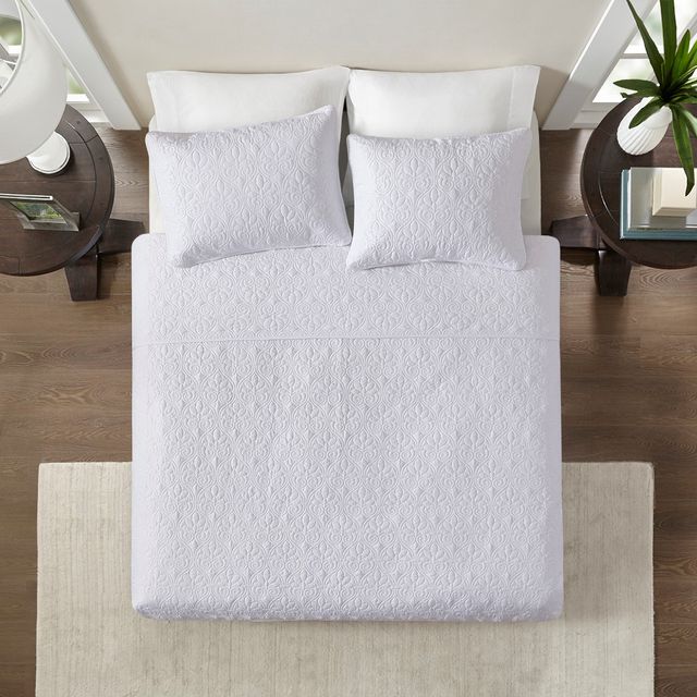 Olliix by Madison Park White Twin/Twin XL Quebec Reversible Coverlet Set-3