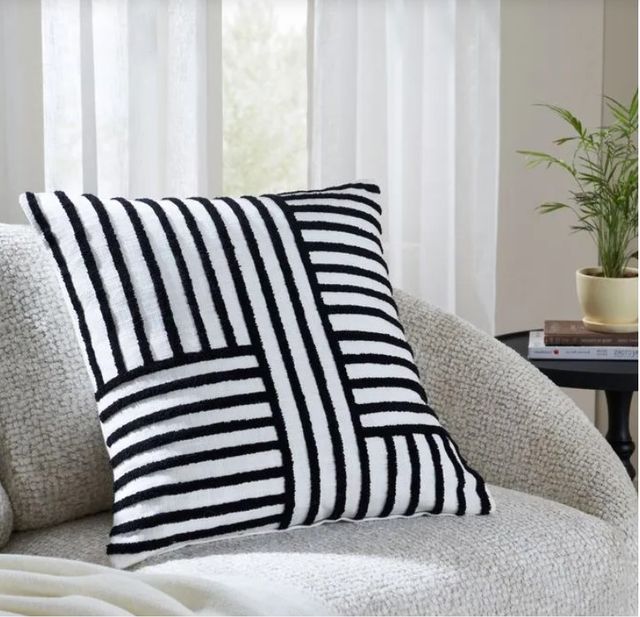 Renwil® Stilo Black/White 20''x20'' Decorative Pillow-4
