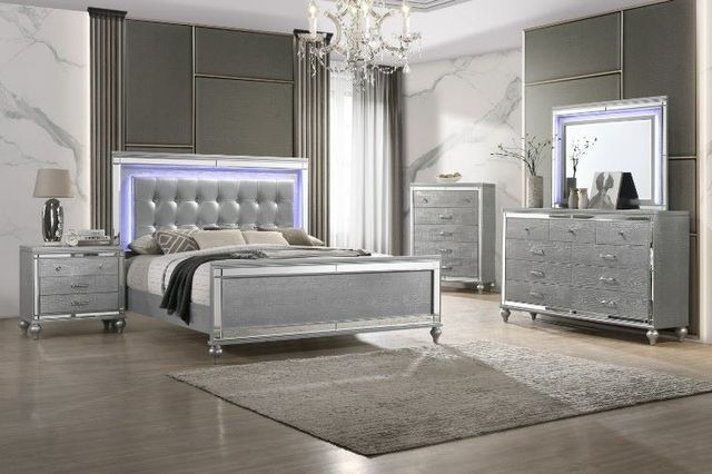 New Classic® Home Furnishings Valentino 4-Piece Silver California King Panel Bedroom Set-1