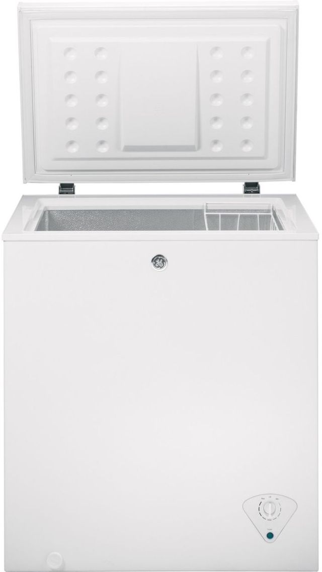 GE® 5.0 Cu. Ft. White Chest Freezer -2