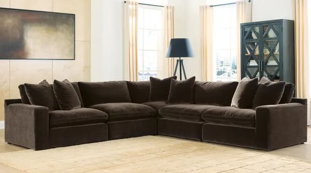 Example of a modular sectional configuration Example of a modular sectional configuration
