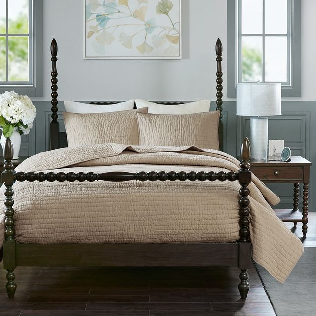 Olliix by Madison Park Signature Serene Linen Full/Queen Cotton Hand Quilted Coverlet Set-1