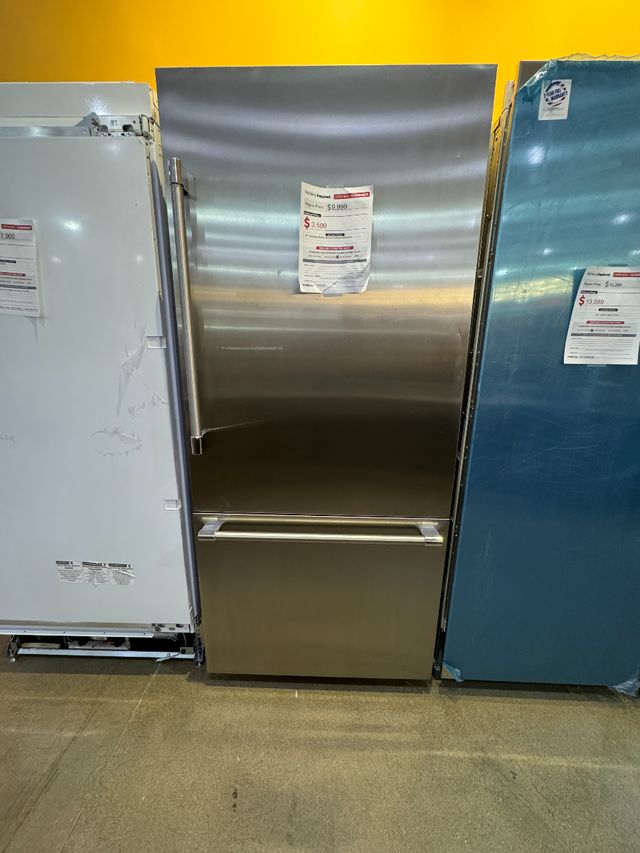 Open Box Thermador® Freedom® 19.4 Cu. Ft. Built In Bottom Freezer Refrigerator-Panel Ready