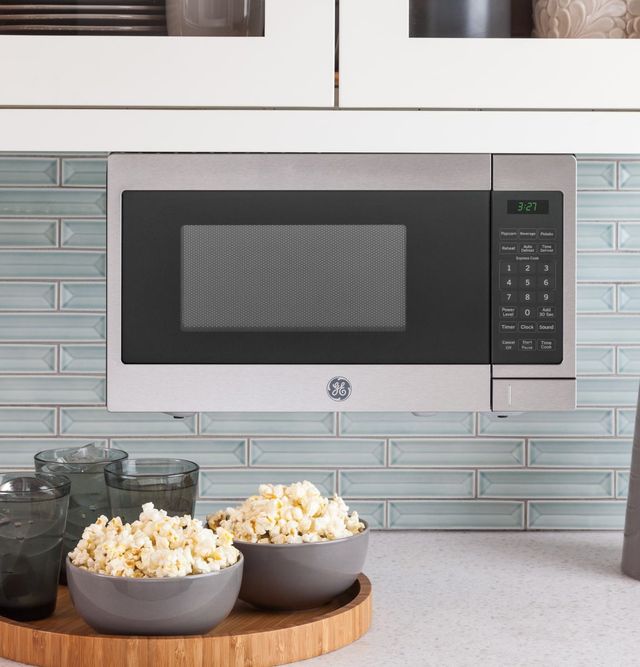 GE® 0.7 Cu. Ft. Stainless Steel Countertop Microwave-4
