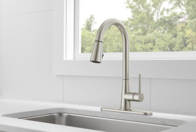Peerless Precept® Stainless Single Handle Pull-Down Lever Kitchen Faucet-2