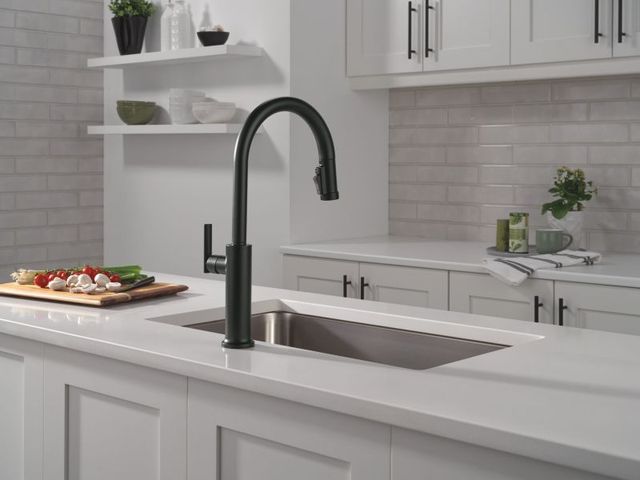 Delta Altado™ Matte Black Single Handle Pull-Down Kitchen Faucet-1