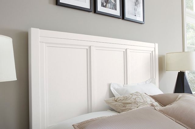 Vaughan-Bassett Cool Farmhouse Soft White Queen Panel Storage Bed-2