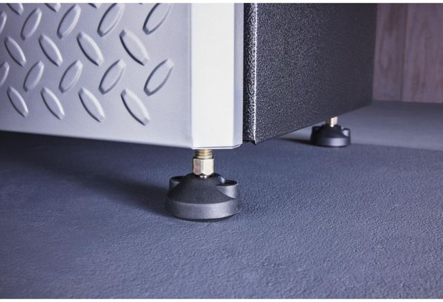 Gladiator® Silver Tread Flex Cabinet System III-2