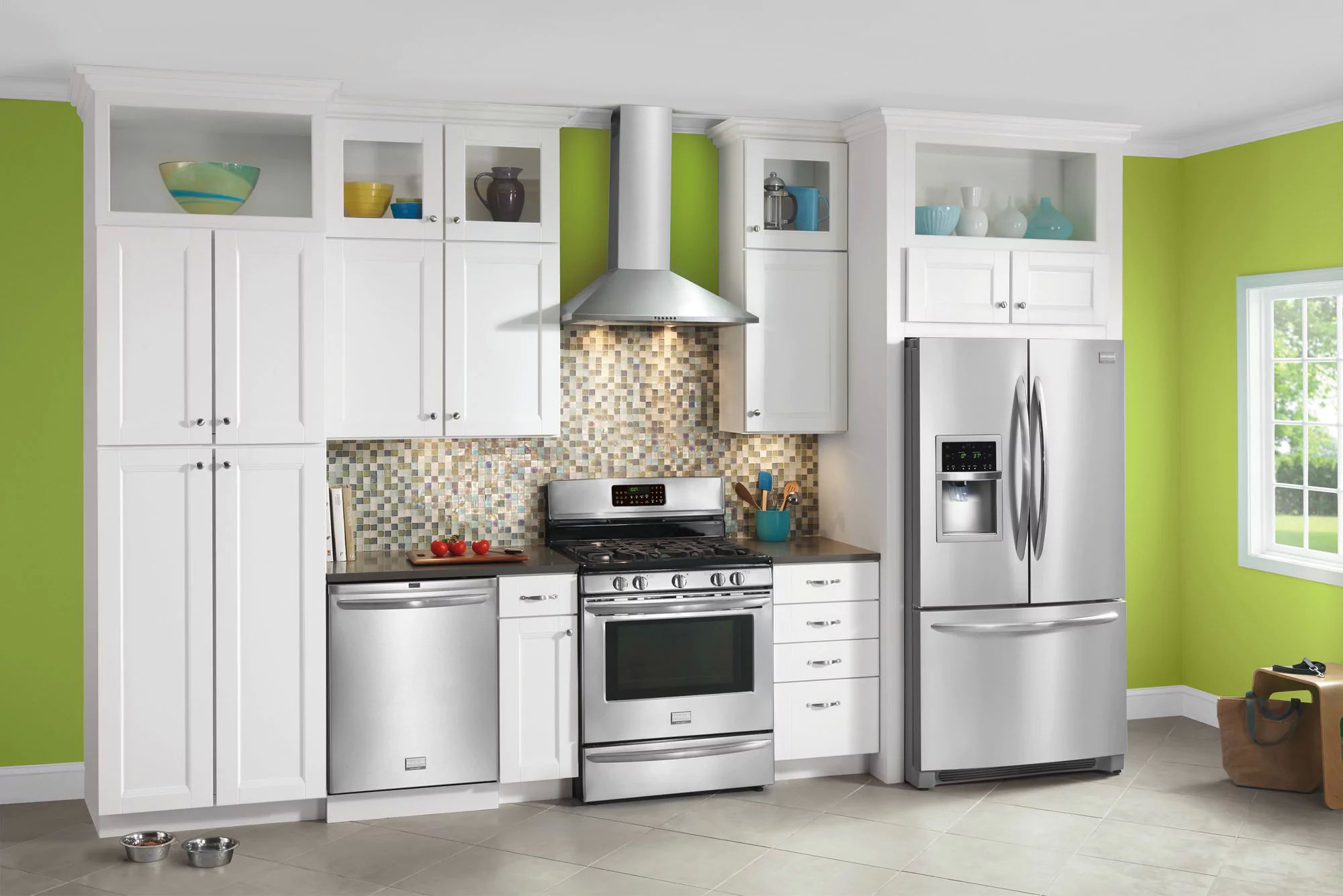 Frigidaire 30" Chimney Wall Ventilation - Thumbnail 3