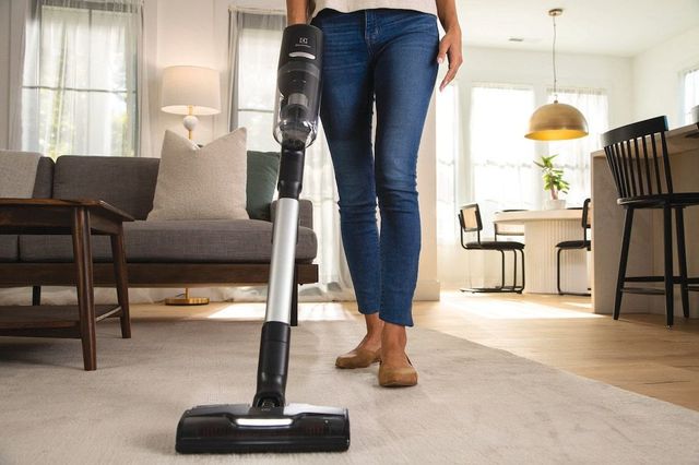 Electrolux Ultimate800™ Granite Grey Standard Stick Vacuum -2