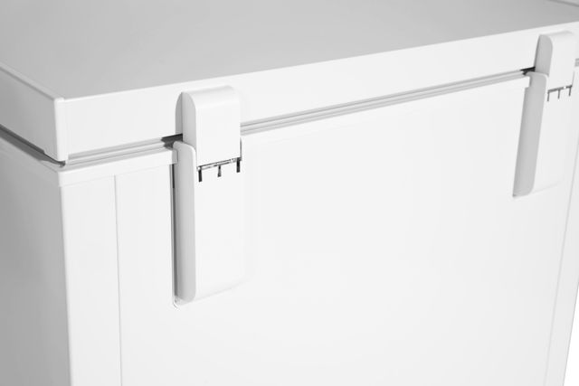 Danby® Diplomat 26" 5 Cu. Ft. White Chest Freezer-4
