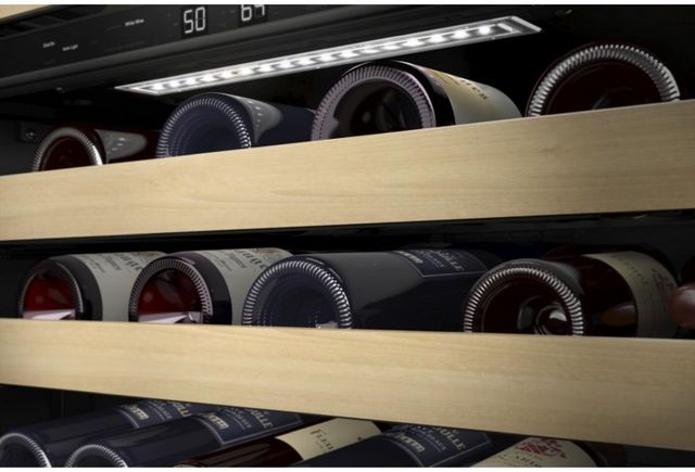 Refroidisseur à vin encastré de 24 po KitchenAid® de 46 bouteilles - Prêt pour le panneau-2