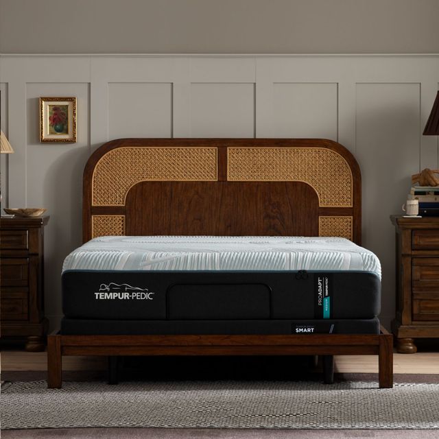 Tempur-Pedic® TEMPUR-ProAdapt® 12" TEMPUR-Material™ Medium Tight Top Queen Mattress-3