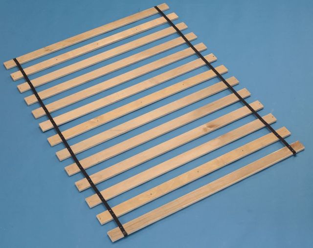 Benchcraft® Brown King Platform Roll Slat-1