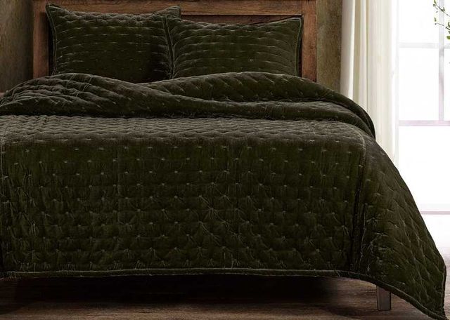 HiEnd Accents Stella 3-Piece Fern Green King Bedding Bundle-0