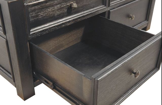 Signature Design by Ashley® Tyler Creek Grayish Brown/Black Coffee Table -2