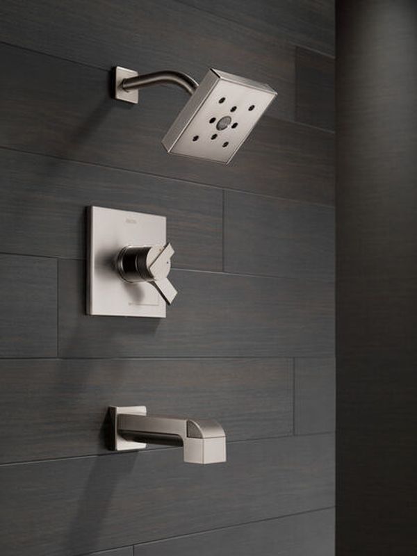 Delta Ara® Monitor® 17 Series H2Okinetic® Stainless Tub & Shower Trim-2
