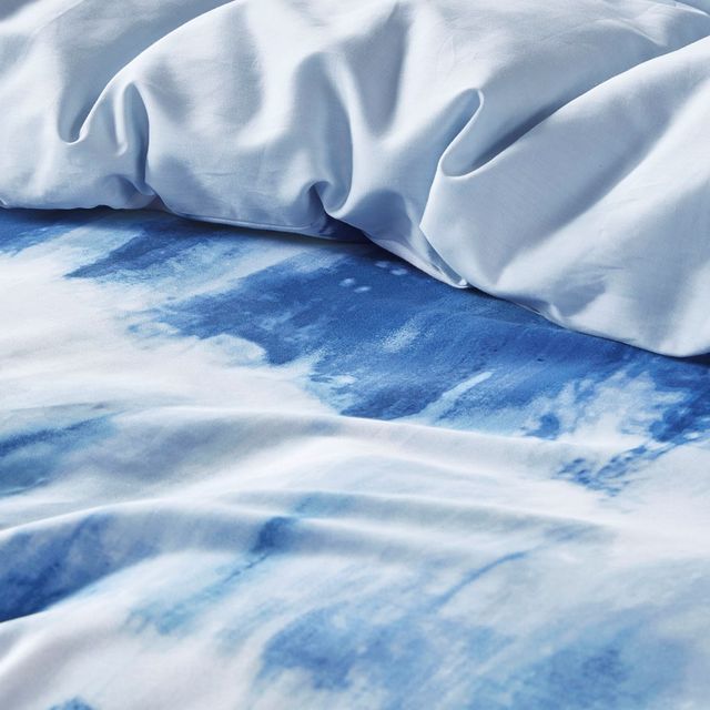 Olliix by CosmoLiving Tie Dye Cotton Printed Blue King/California King Comforter Set-2