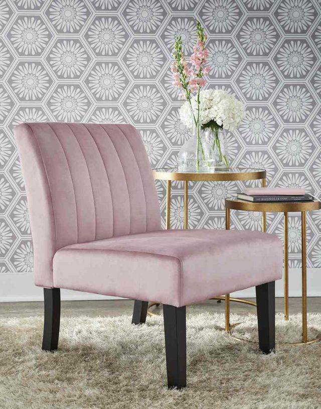Signature Design by Ashley® Hughleigh Pink Accent Chair-4