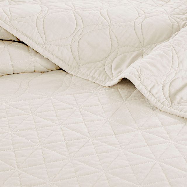Olliix by Madison Park 3 Piece Cream King/California King Linnette Reversible Coverlet Set-4