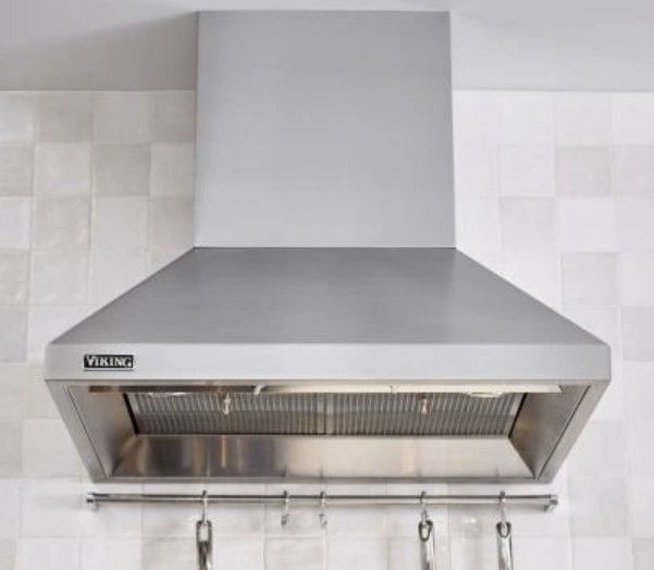 Viking® 3 Series 30" Splash Chimney Wall Hood with Standard Ventilator-1