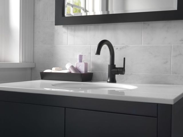Delta Trinsic® Matte Black 9" Single Handle Lever Bathroom Faucet-2
