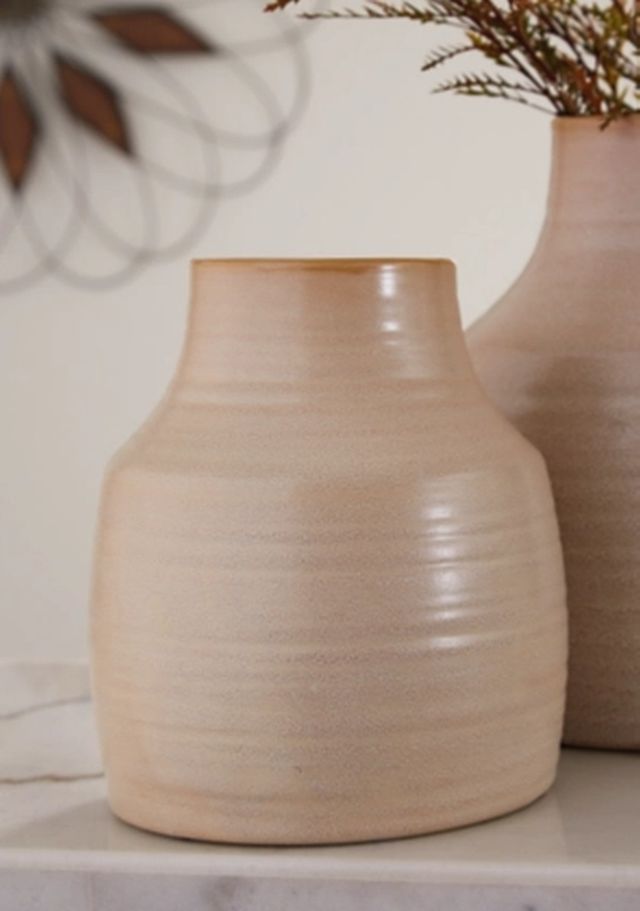 Signature Design by Ashley® Millcott 2-Piece Tan Vases-4