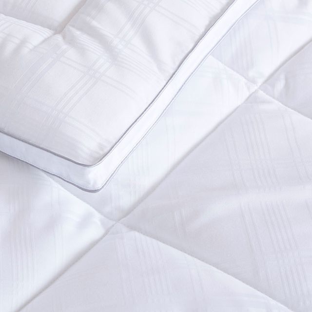 Olliix by Madison Park White King 525 Thread Count All Season Cotton Rich Down Alternative Comforter-2