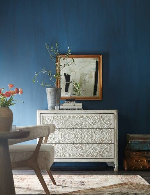 Hooker® Furniture La Grange Lockhart Antique White Accent Chest-1