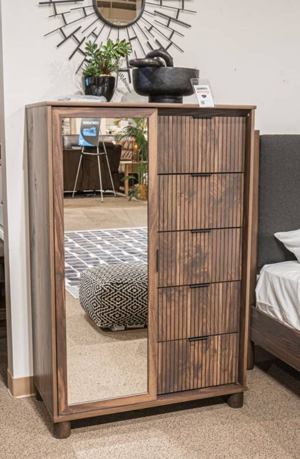 Signature Design by Ashley® Cadmori Brown 5-Drawer Chest-3